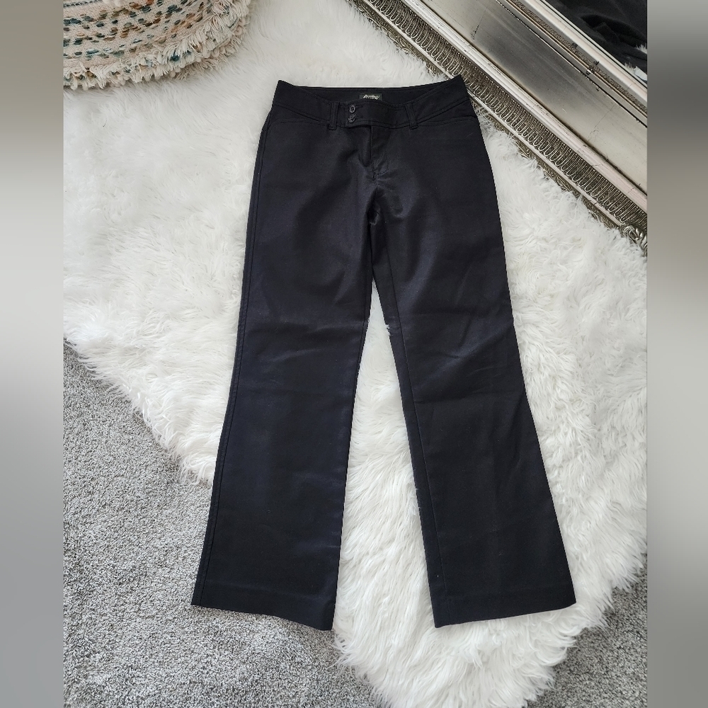 Eddie Bauer Vashon Fit Pants. Size 4 Short. New without tags.